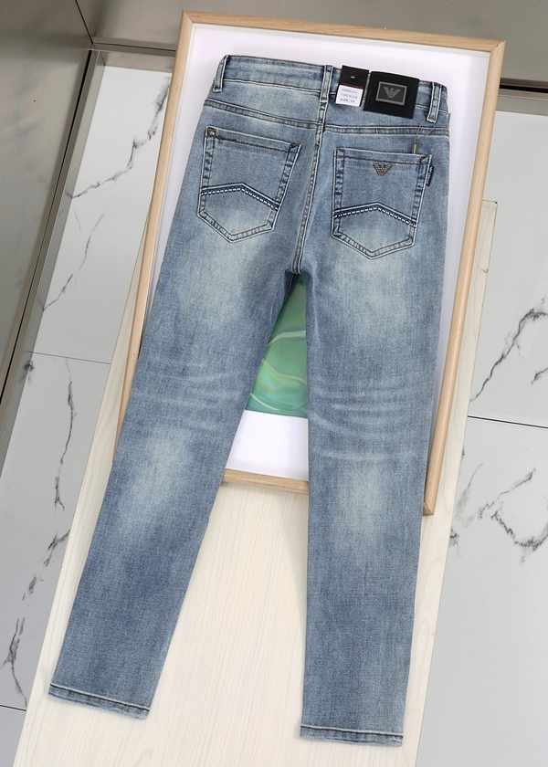 ブランドジーンズ背面デザイン